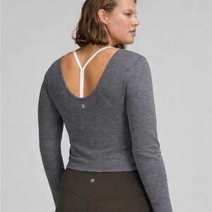 NWOT Lululemon Align VNeck Long Sleeve Shirt in Grey, Size 8.